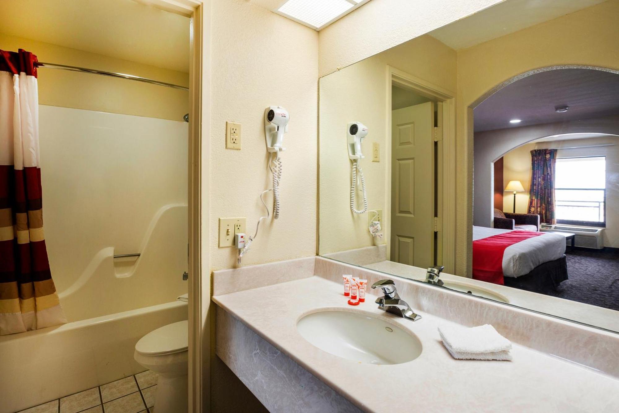 Oyo Hotel Lsu พอร์ทอัลเลน ภายนอก รูปภาพ